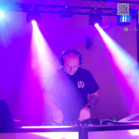 ADIS-DJ